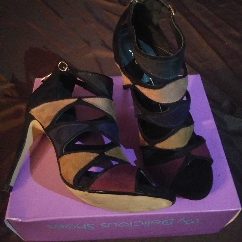 Shoes - Picture 2 of 2